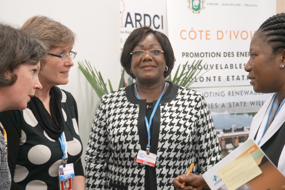 Ms Anne Désirée Ouloto, Minister of Health, Environment and Sustainable Development of Côte d'Ivoire signing the CMS/Sharks and CMS/Raptors MOU in Bonn - ©Aydin Bahramlouian